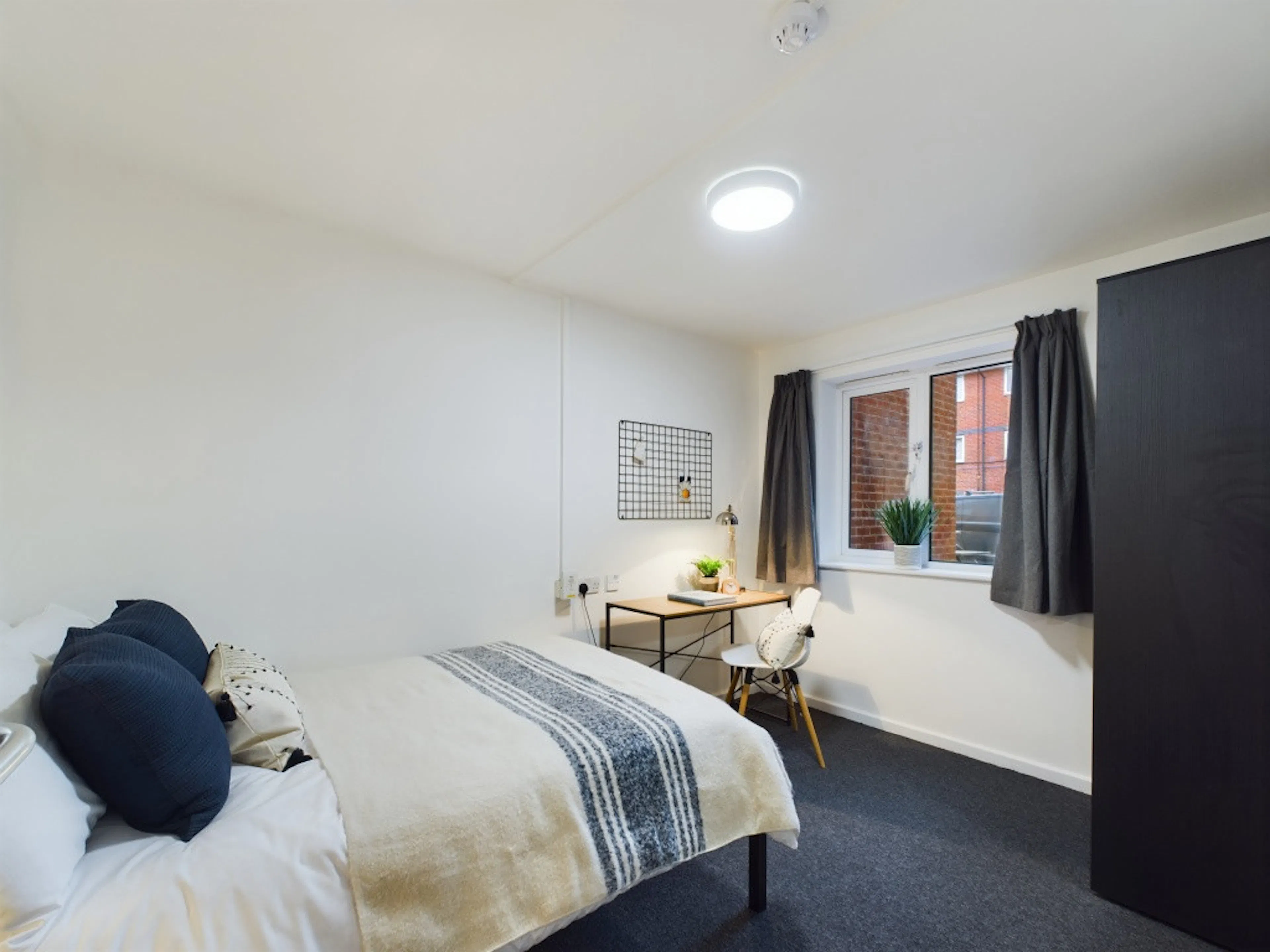 3 Bedroom House ROOM 1