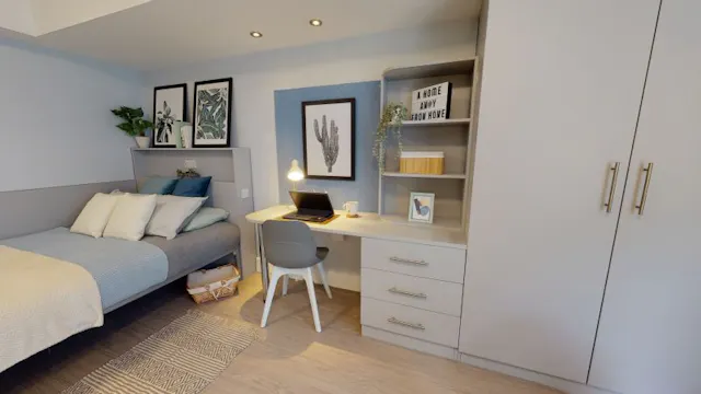 Platinum Studio  room image 2