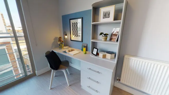 Silver Studio Plus room image 3