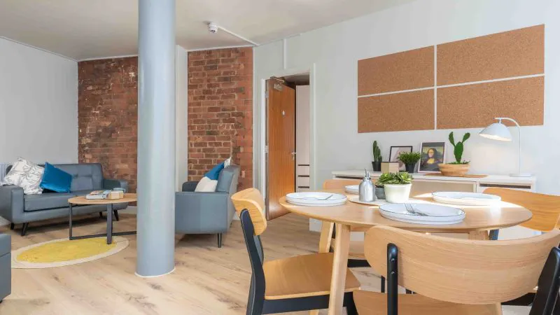 Bronze Three Bed Duplex ROOM 2