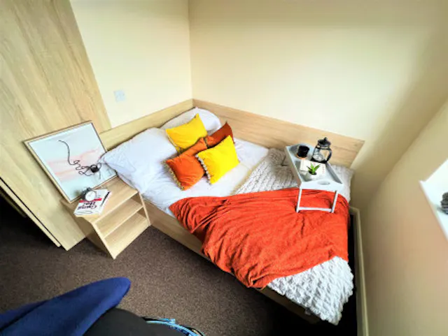 Ground Floor Deluxe En-suite room image 1