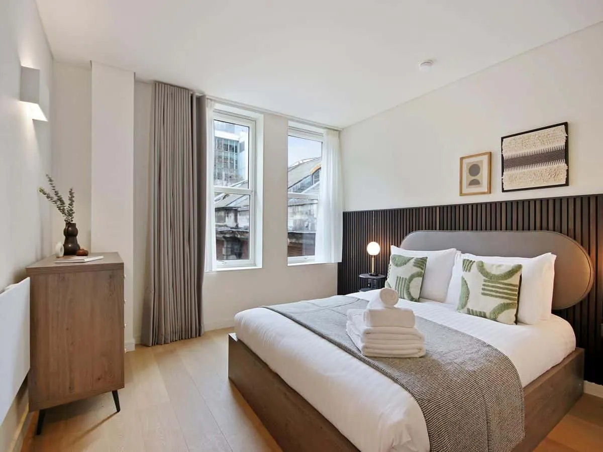 ROOM ROOM