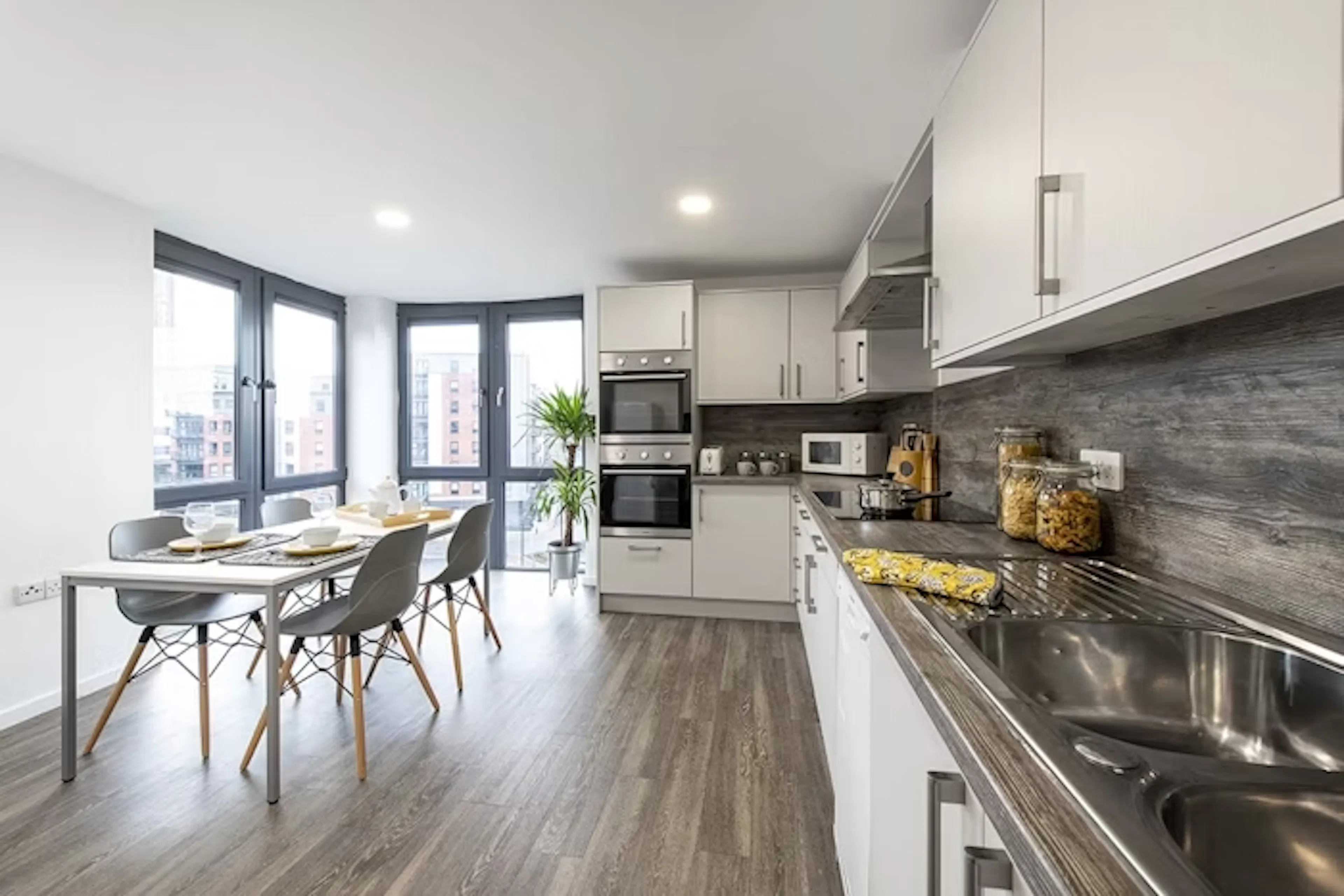 Ensuite - Single KITCHEN 4