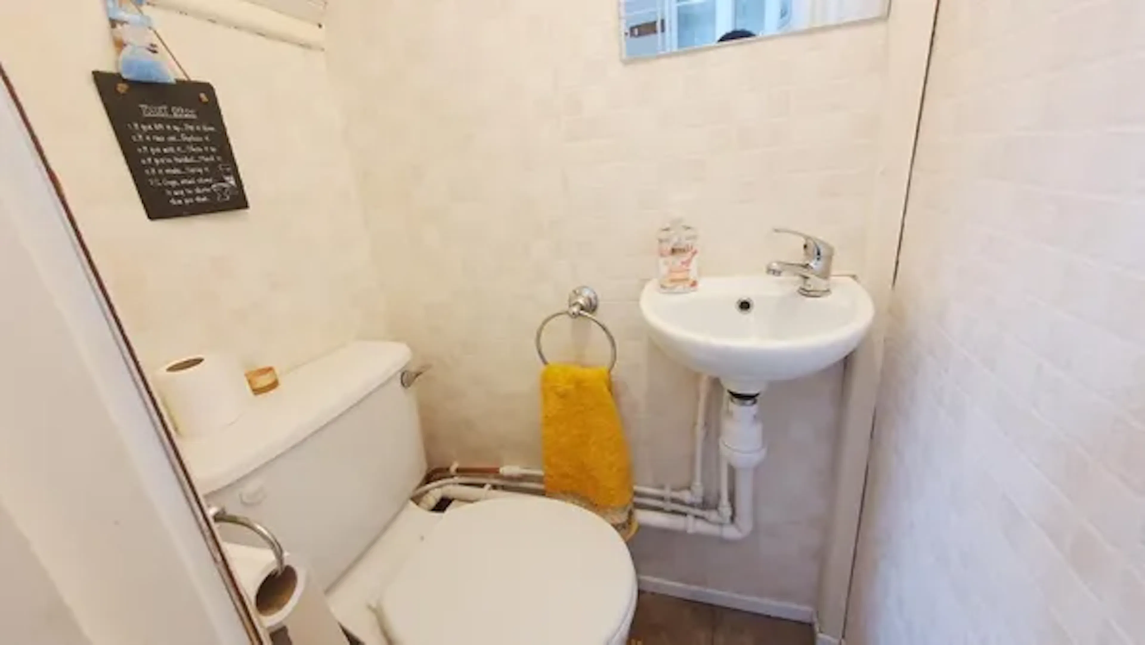 BATHROOM BATHROOM 4