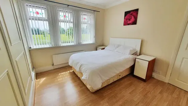 4 Bed Apartment room image 2