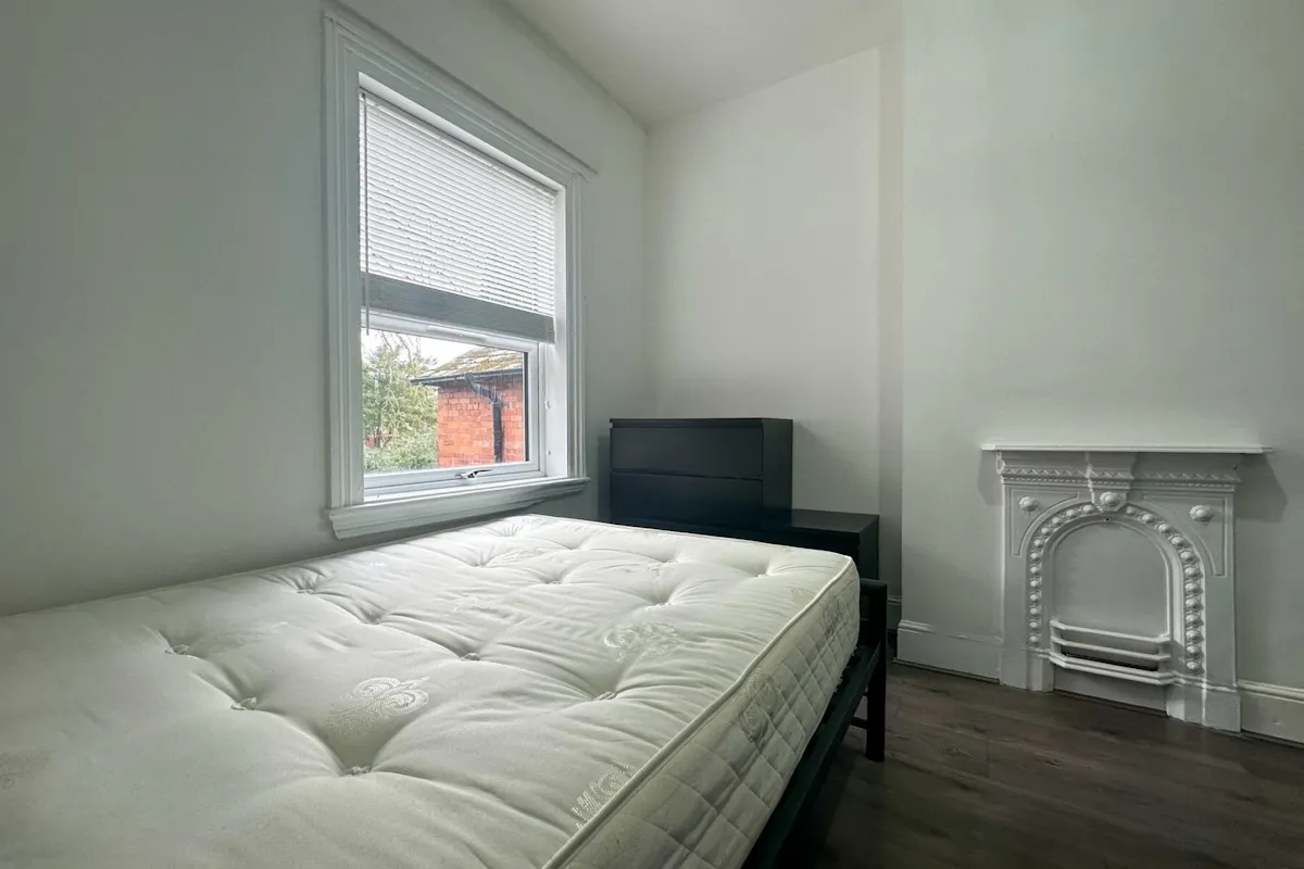 ROOM ROOM