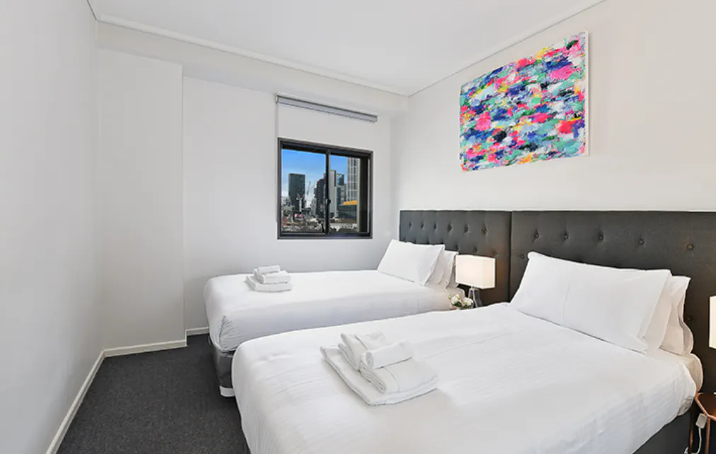 Apartment 415 ROOM 1