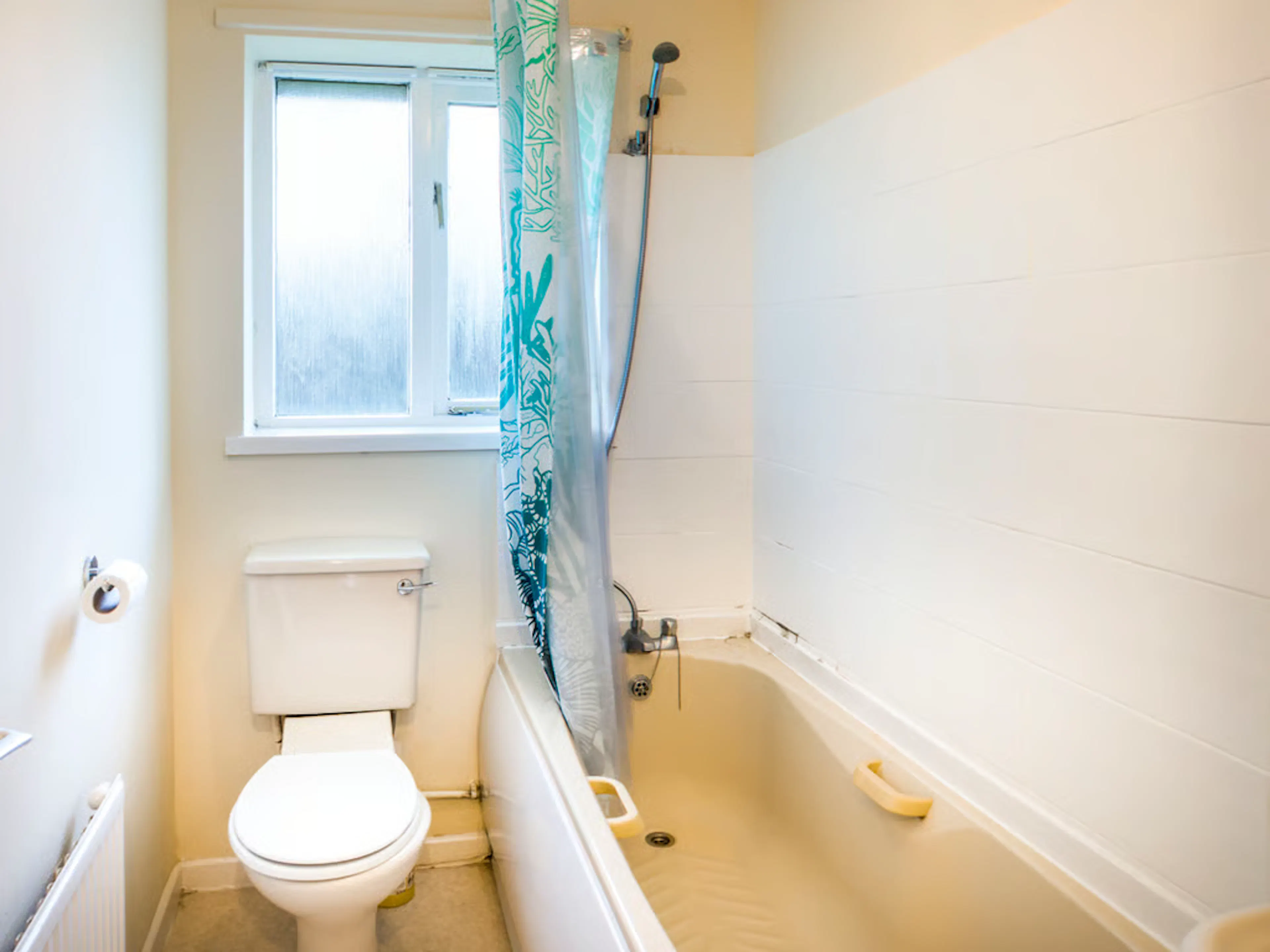 Two Bed Apartment BATHROOM 3