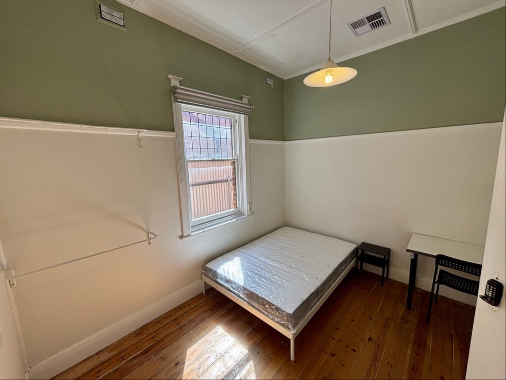 200-mead-street-adelaide-Room 2