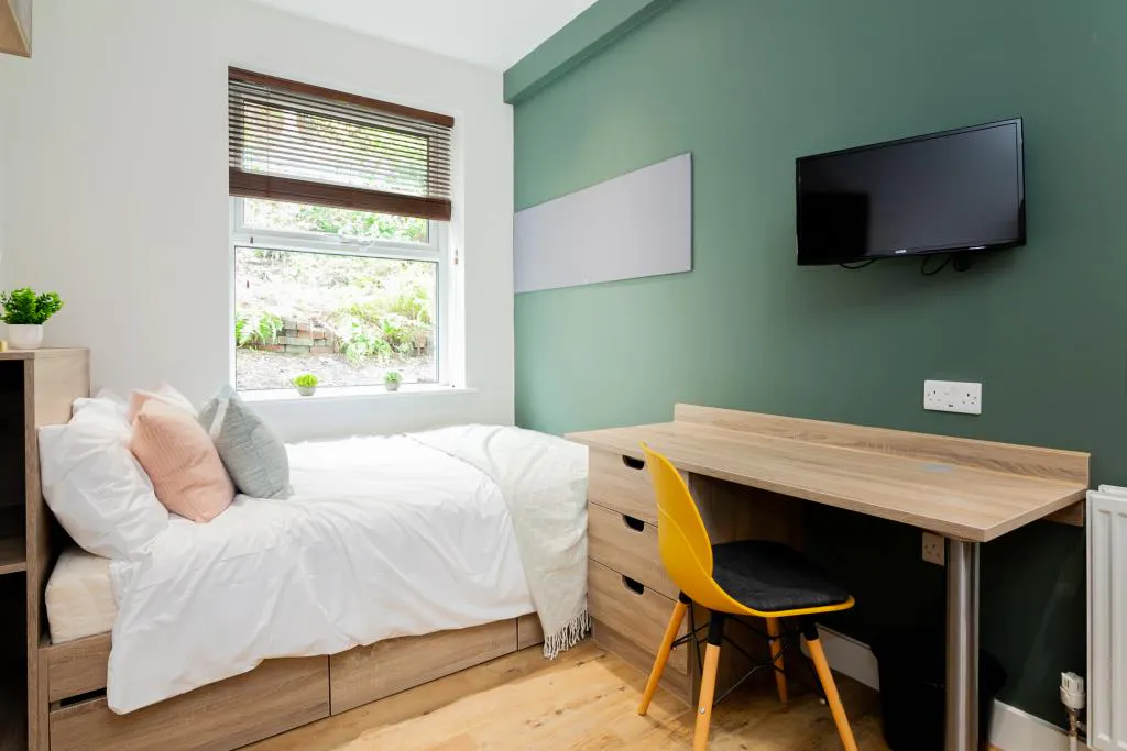 ROOM ROOM 2