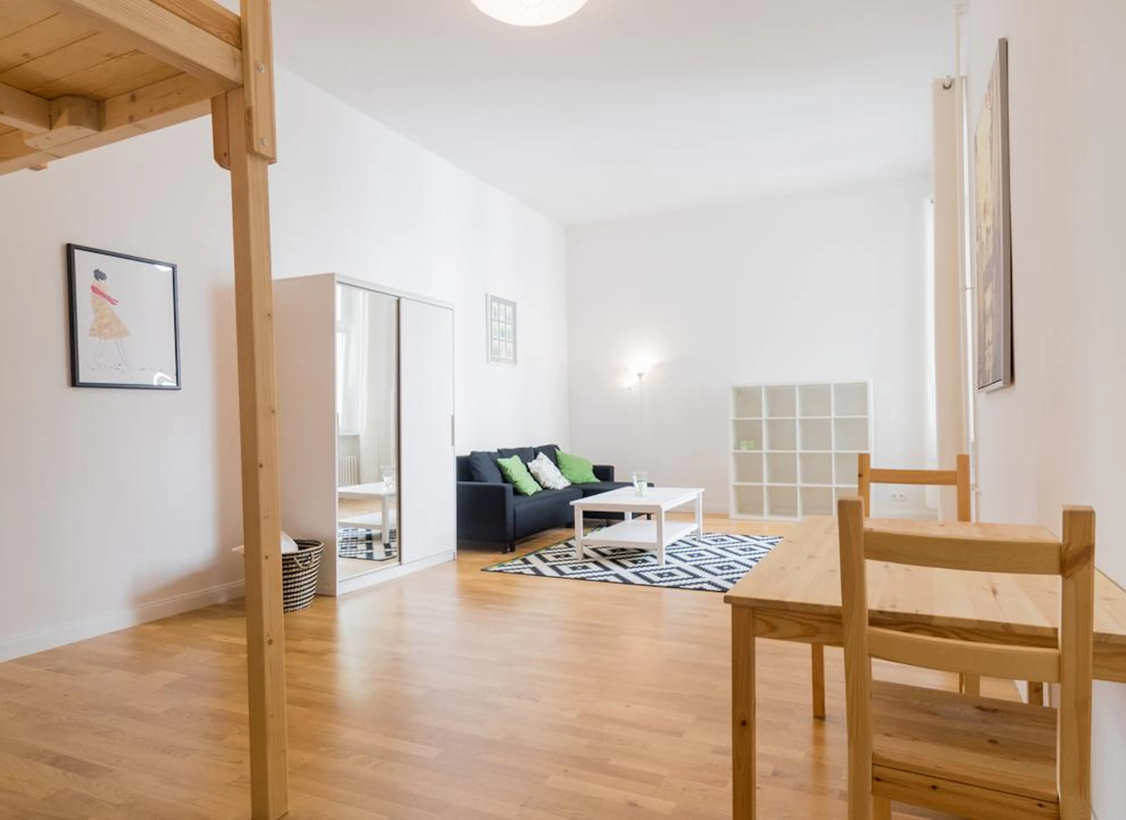 One Bedroom Apartment ROOM 1