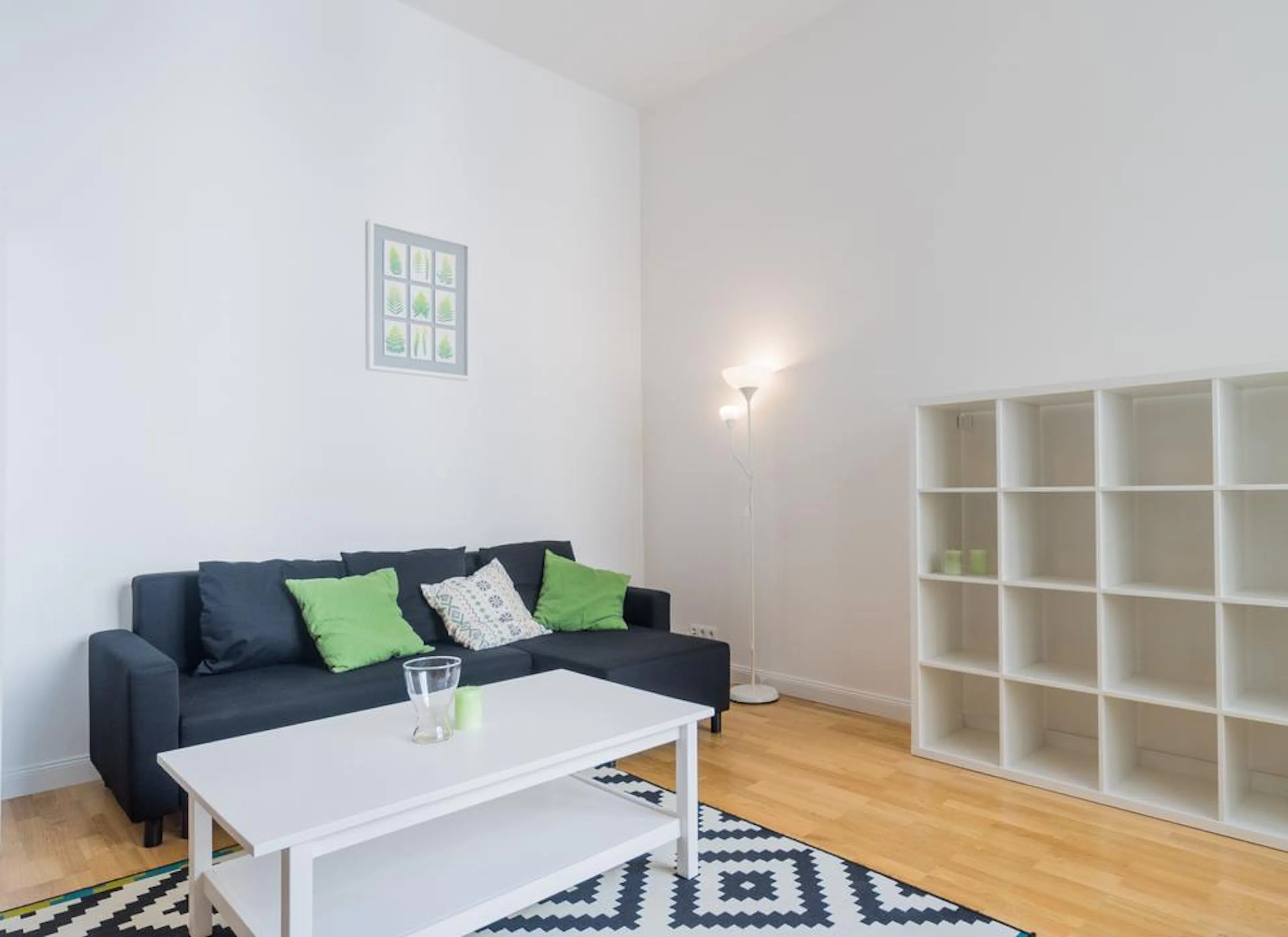 One Bedroom Apartment ROOM 2