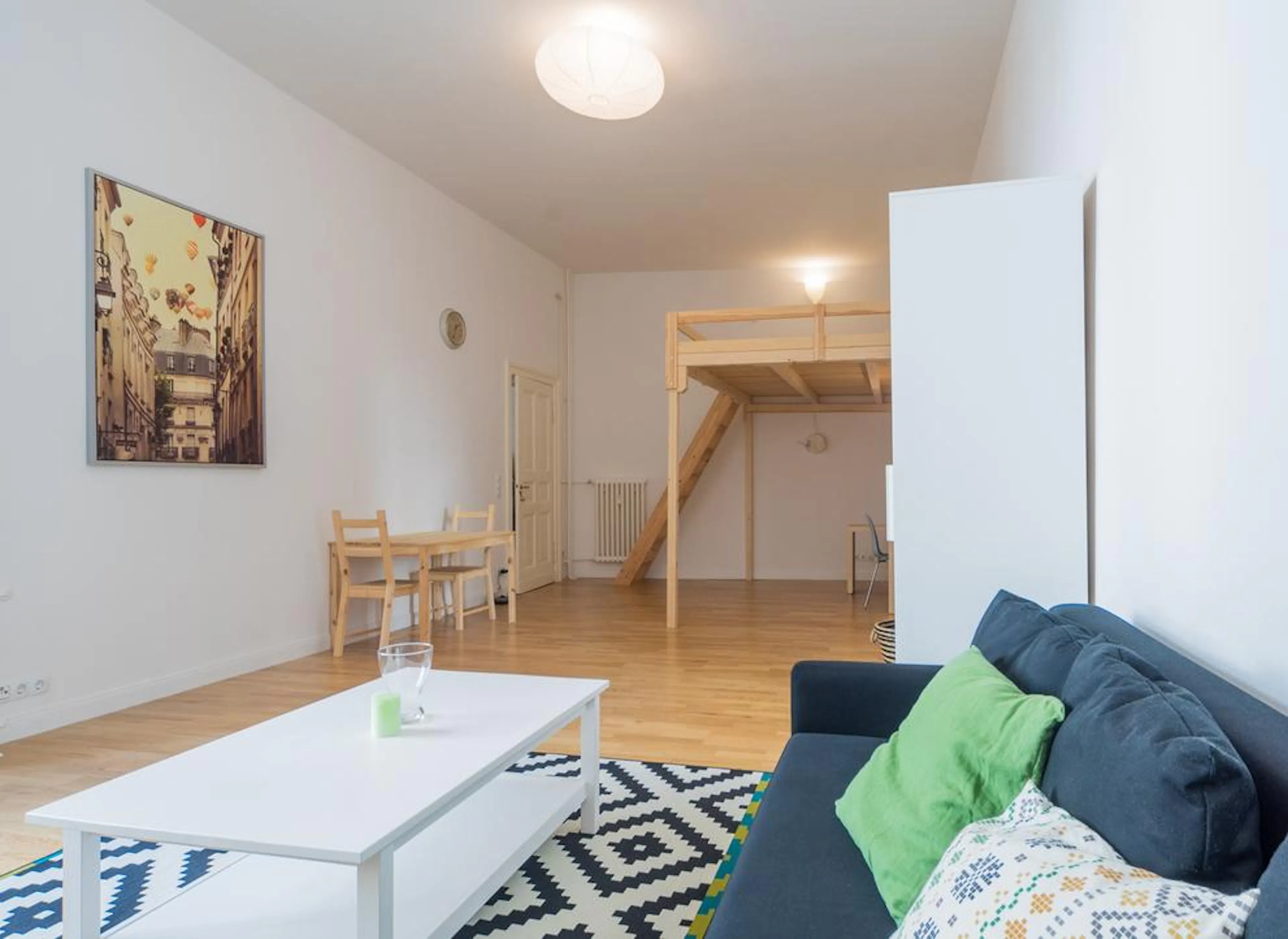One Bedroom Apartment ROOM 3