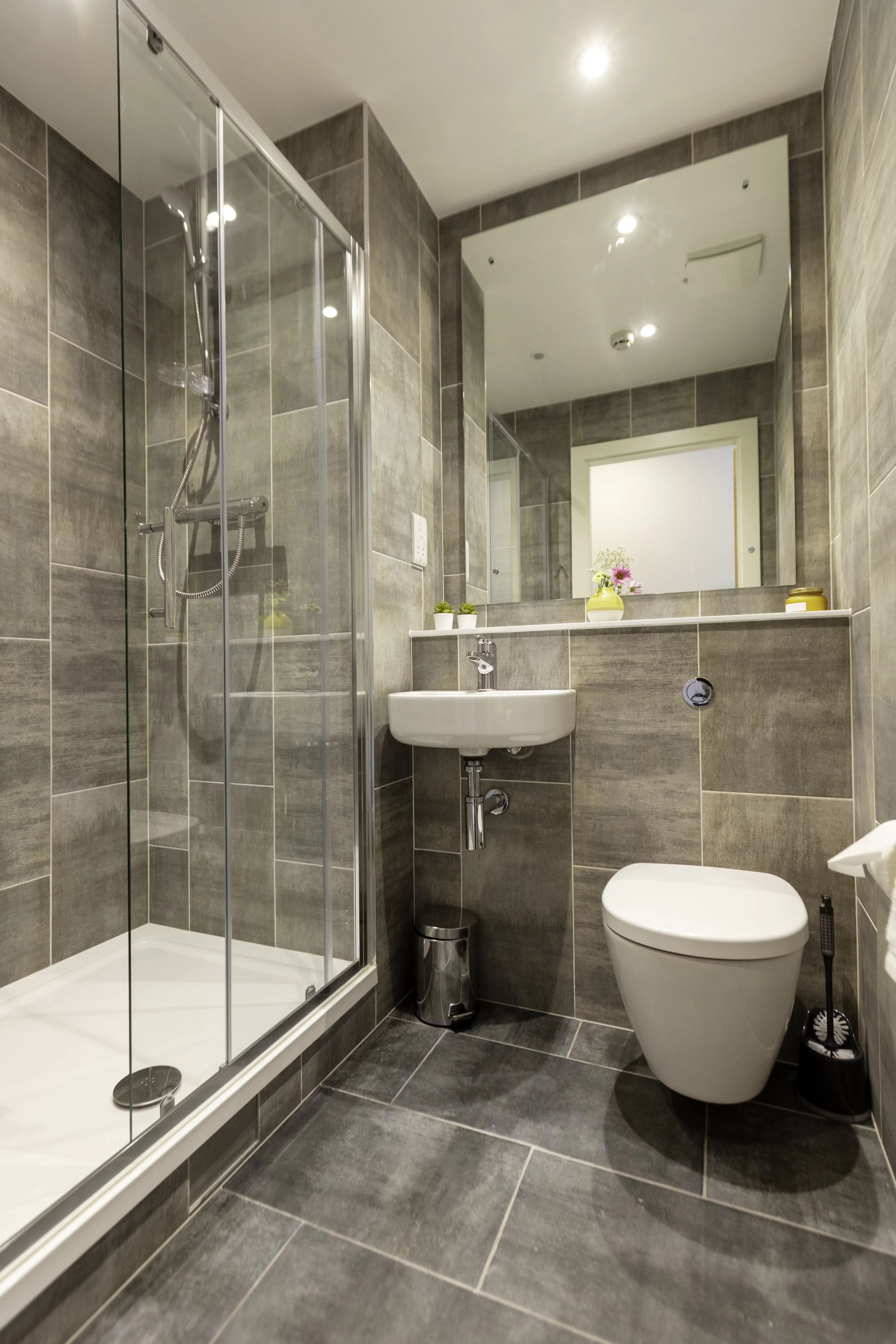 BATHROOM BATHROOM 3