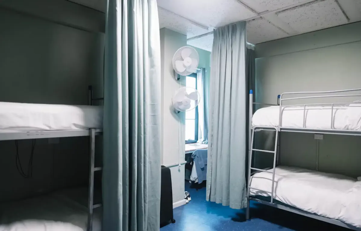 4 people shared room ROOM
