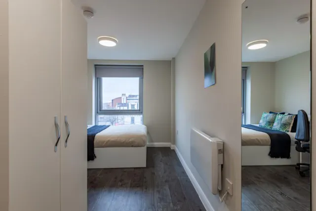 Deluxe Ensuite room image 4