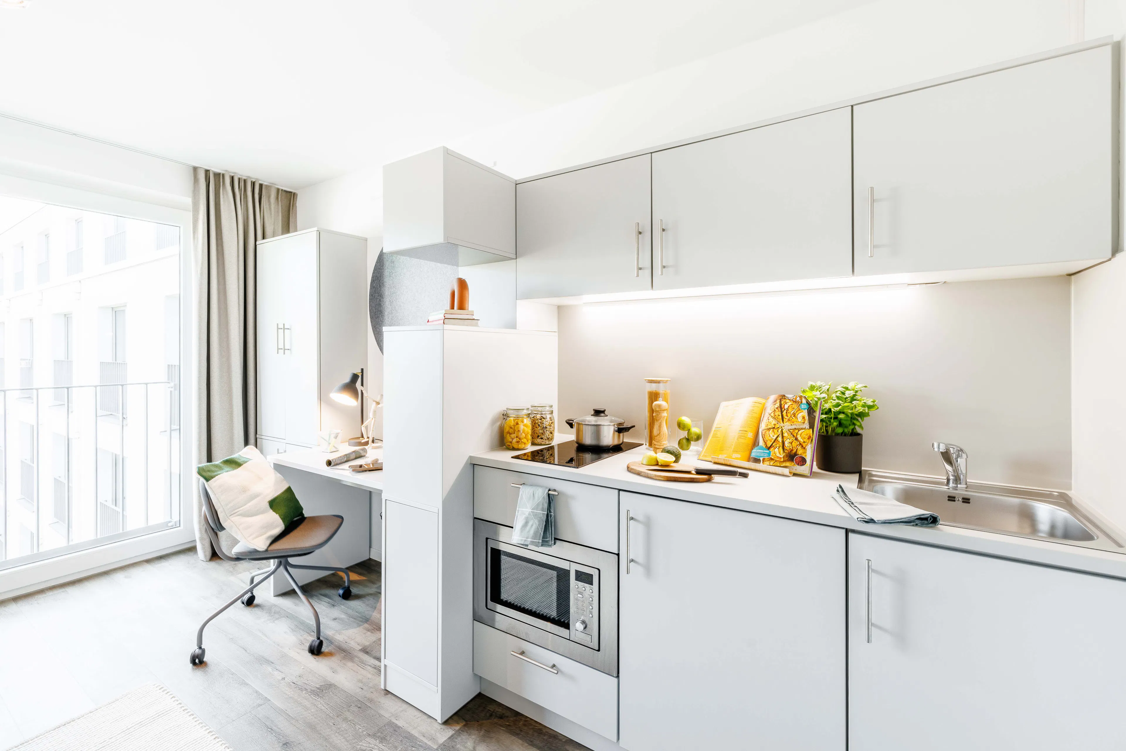 Single Studio KITCHEN 3