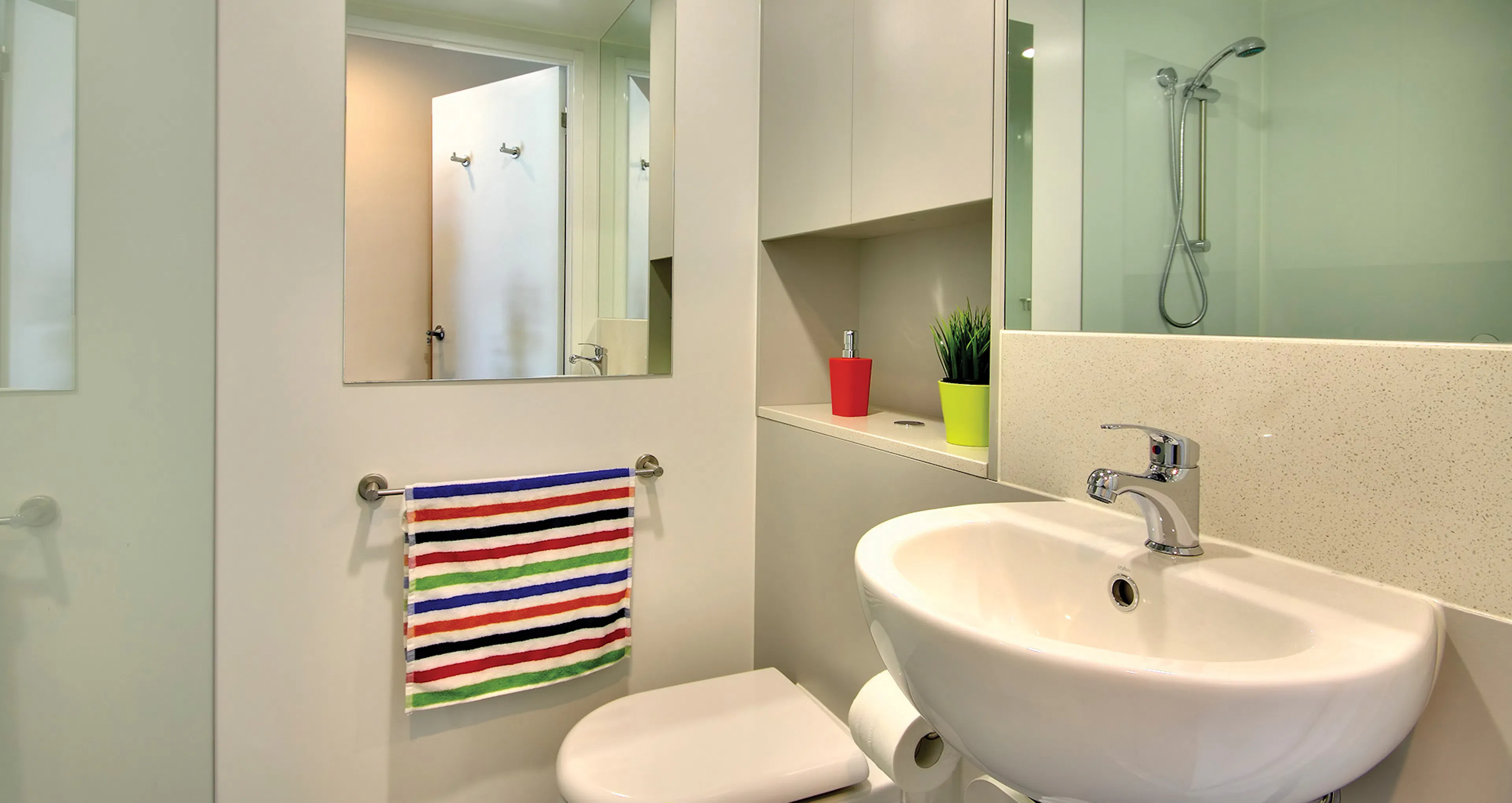 4 Bed Apartment BATHROOM 2
