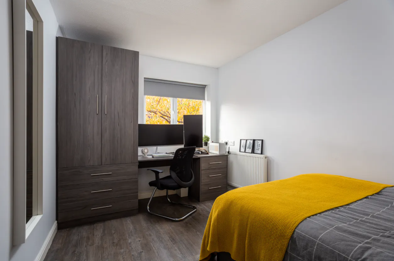 4 Bed Flat