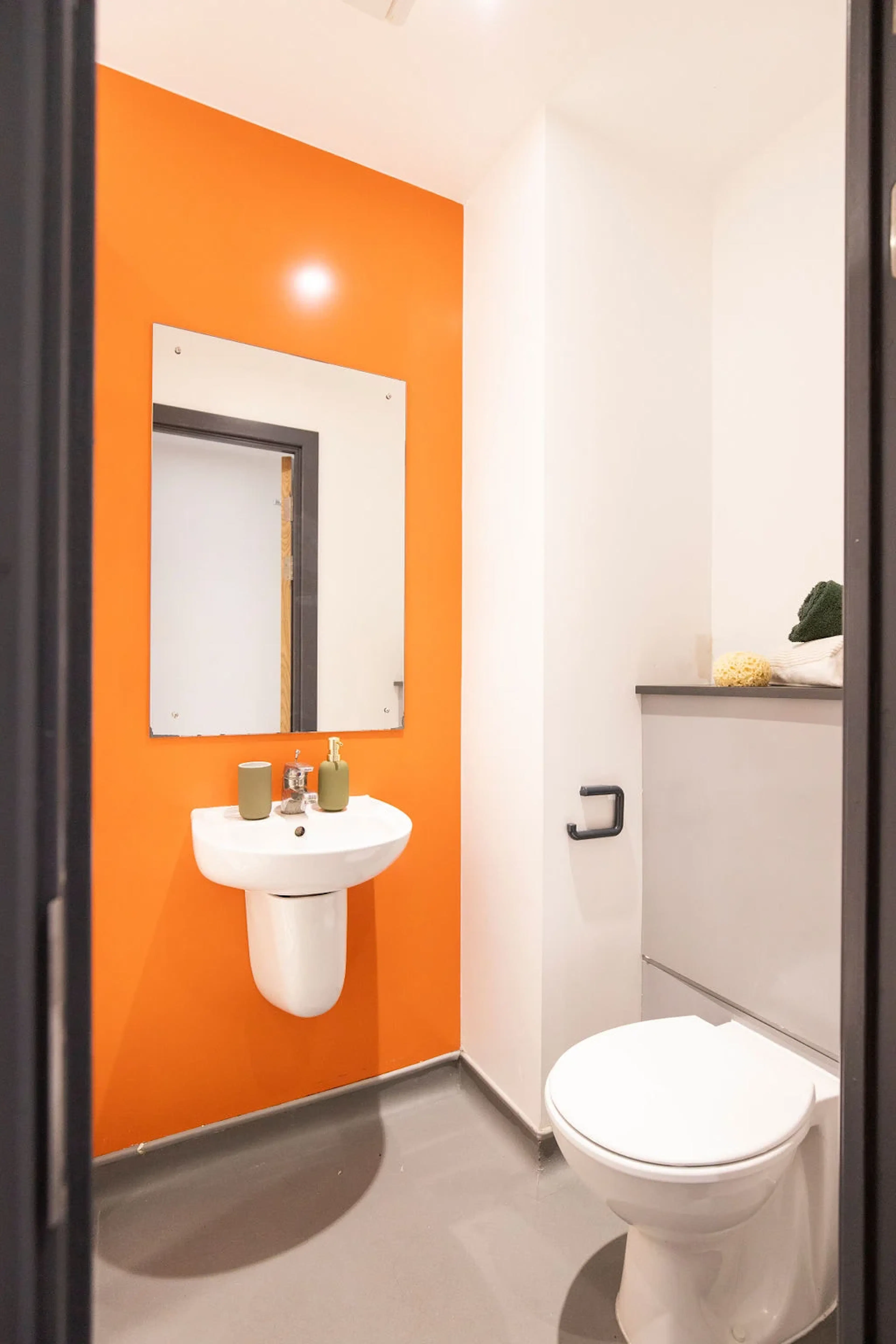 4 Bed En-suite BATHROOM 2
