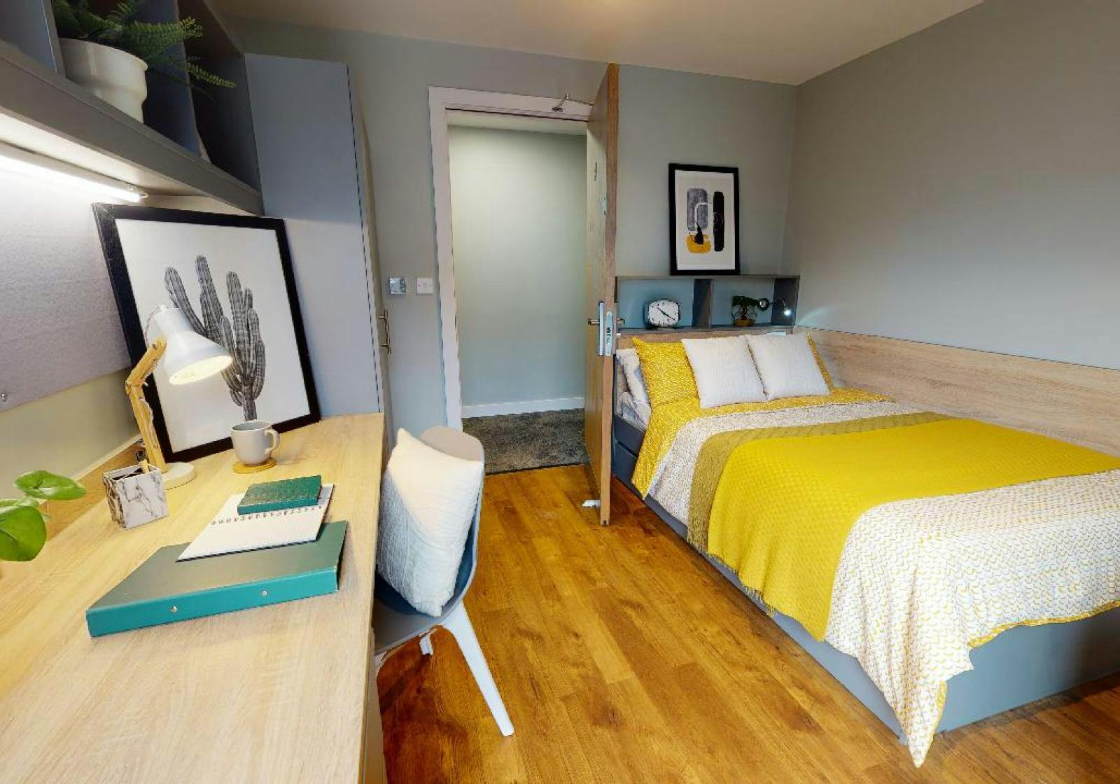 knight-house-sheffield-4 Bed Silver Room