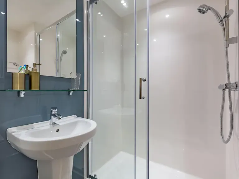 4 Bed Club En-suite
