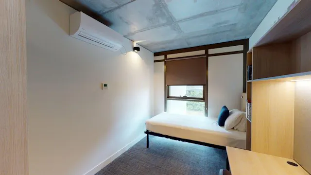 4 Bedroom shared bathroom room image 1