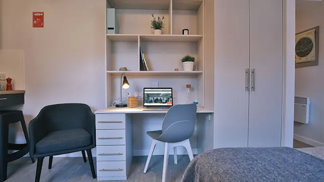 Gold Studio room image 4