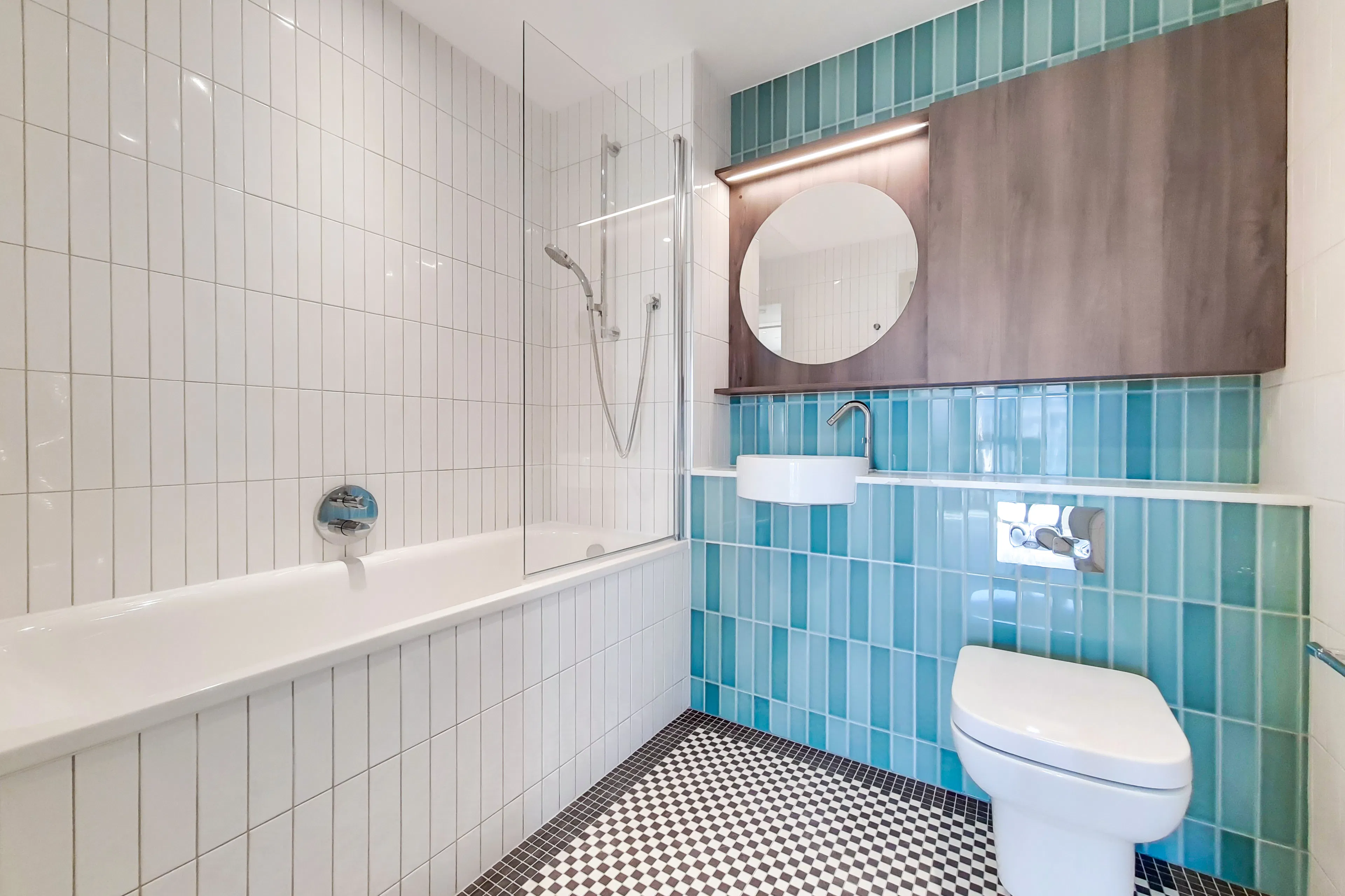 BATHROOM BATHROOM 3