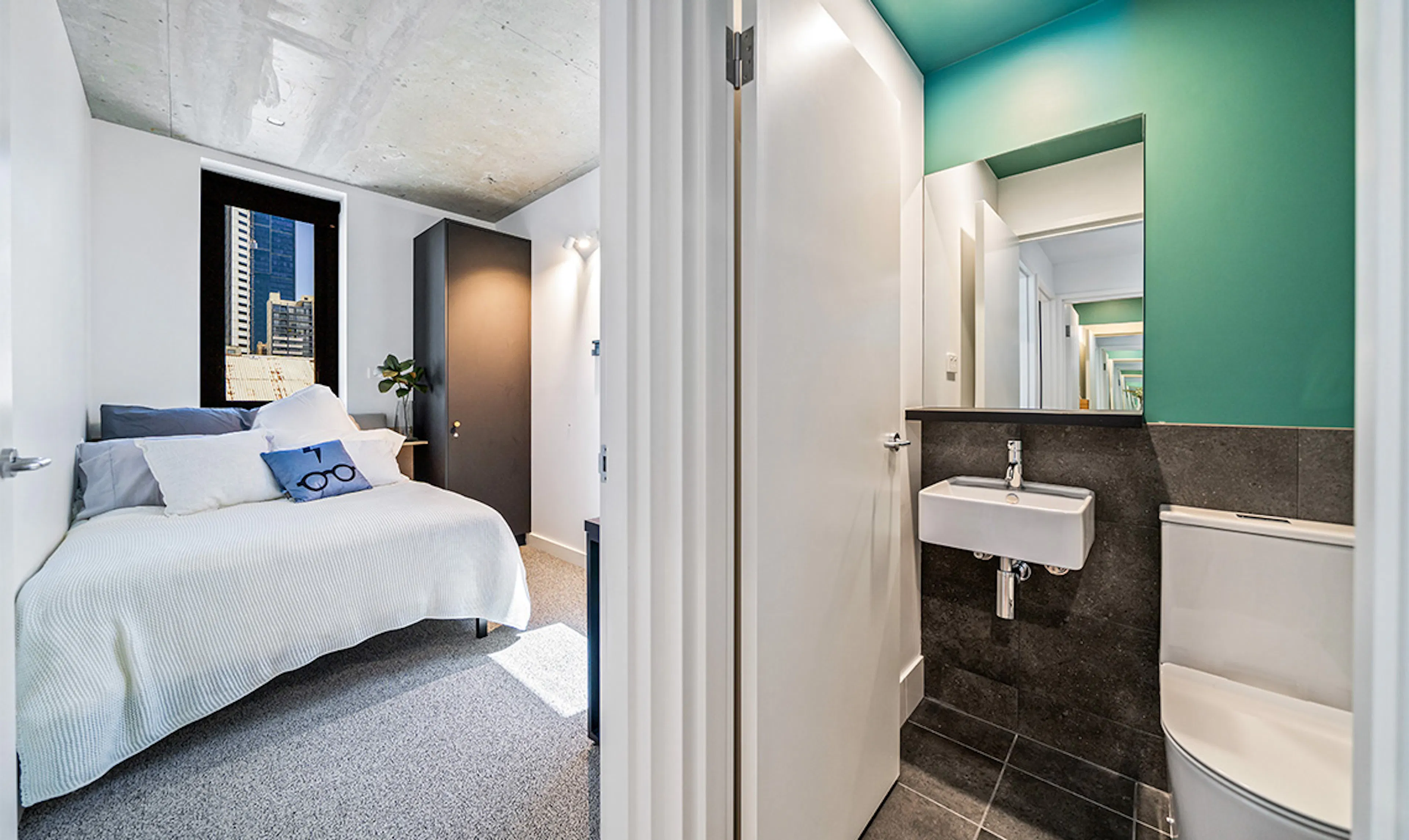Panoramic 4 Bed Ensuite Apartment ROOM 3