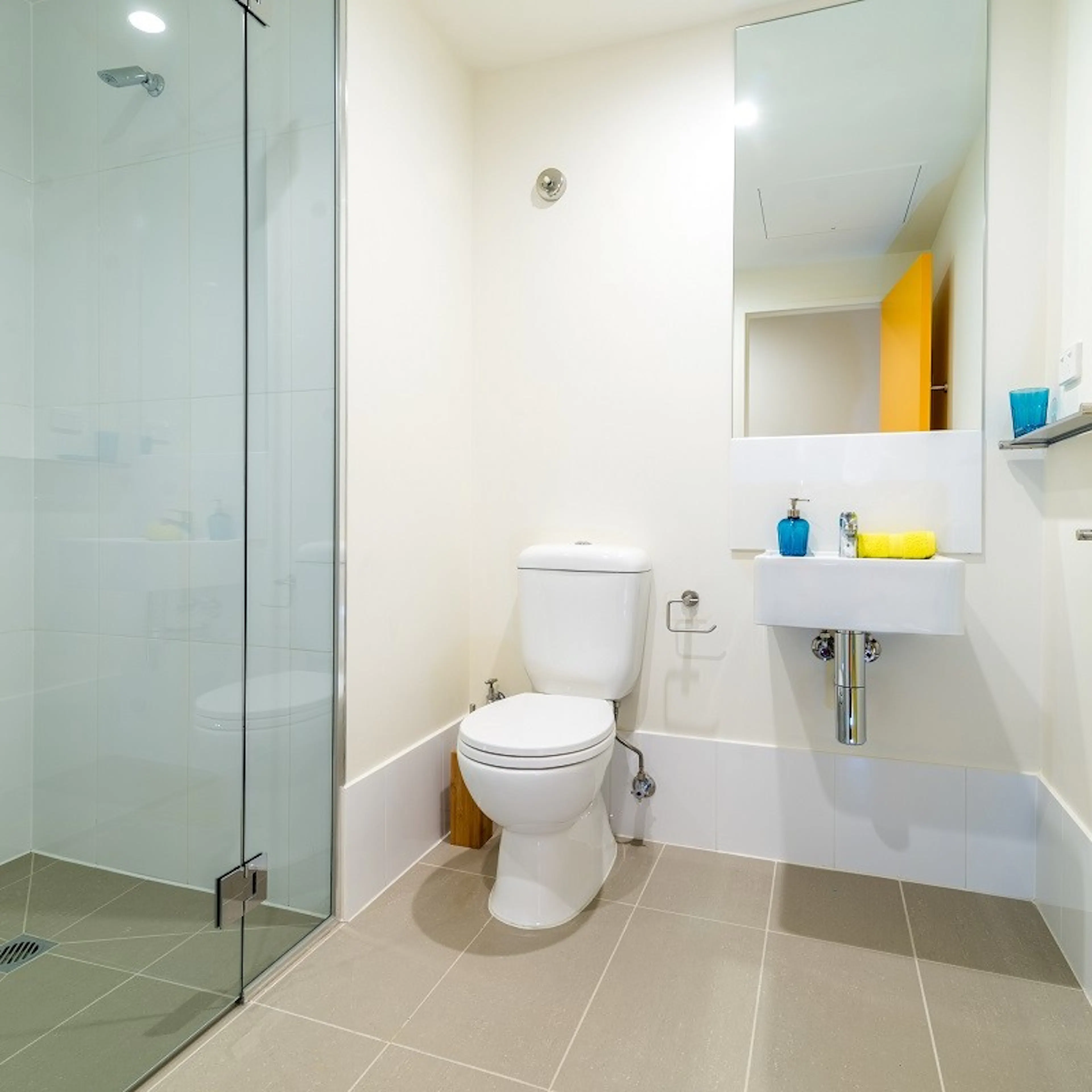 4 Bedroom Apartment Ensuite BATHROOM 2