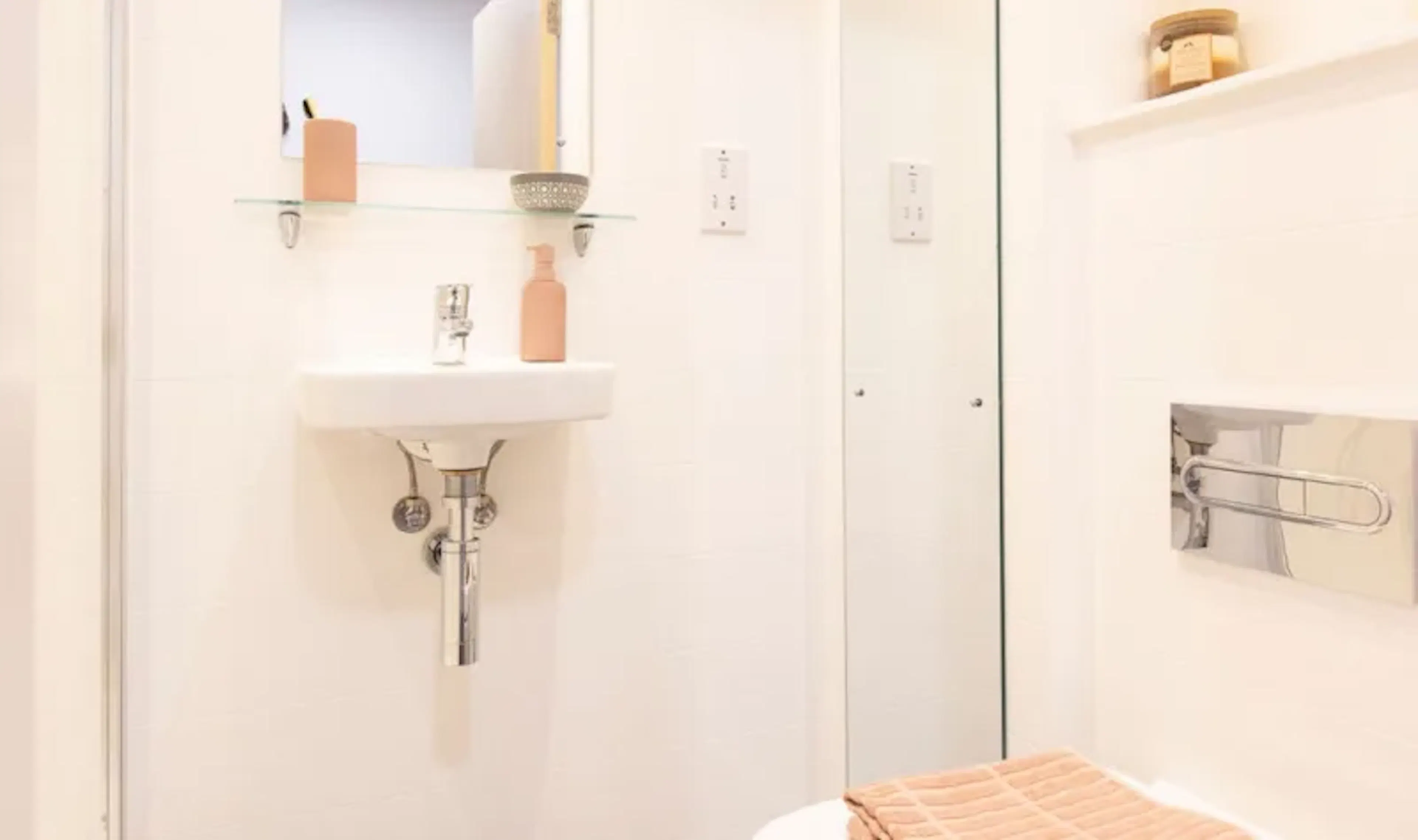 4 Bed Classic En-suite BATHROOM 2