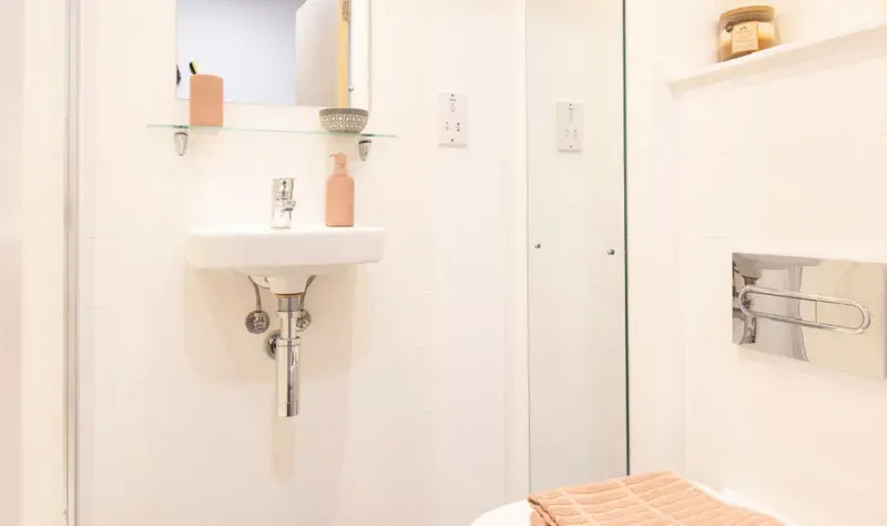 5 Bed Classic En-suite BATHROOM 4