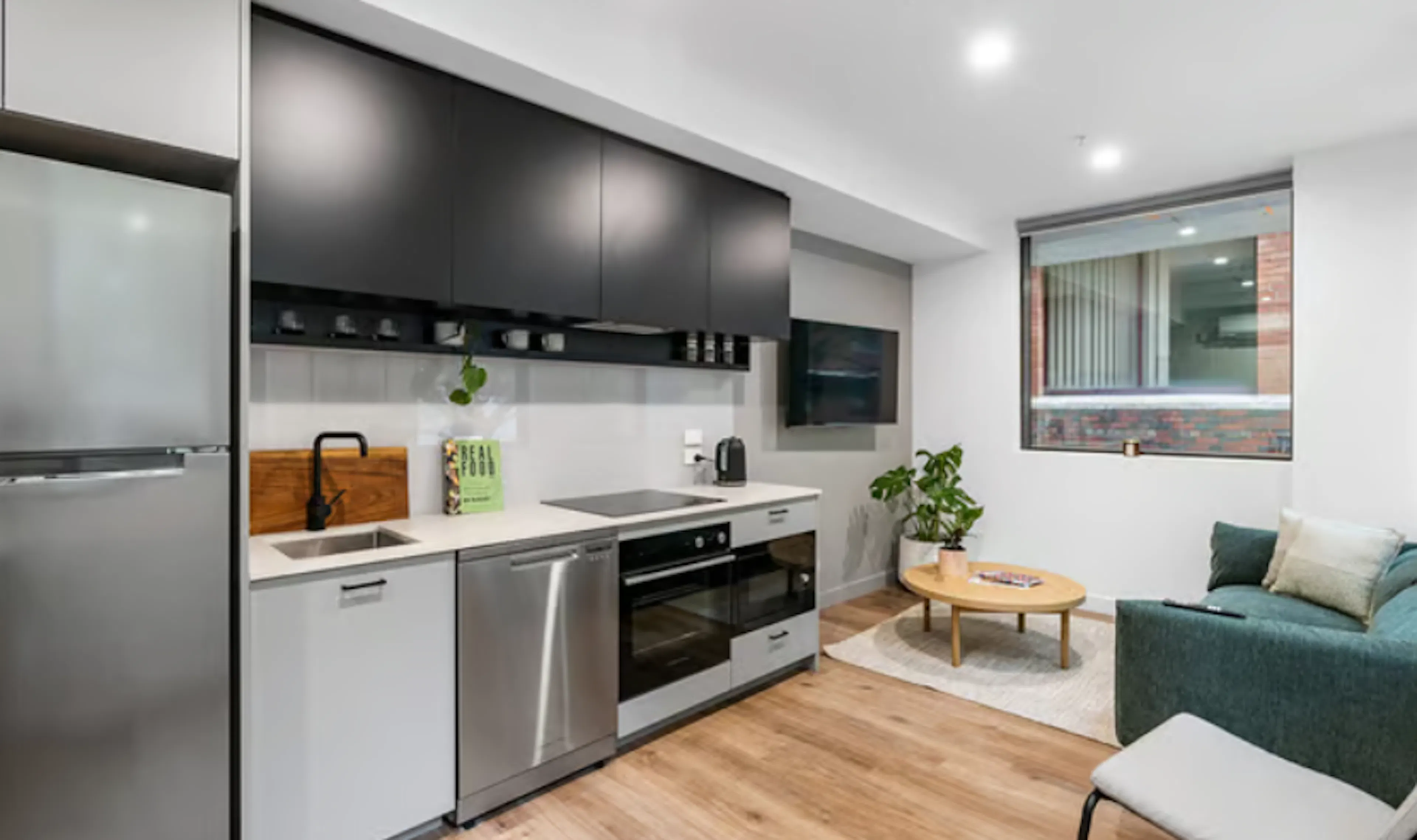 4 Bedroom Apartment Ensuite KITCHEN 3