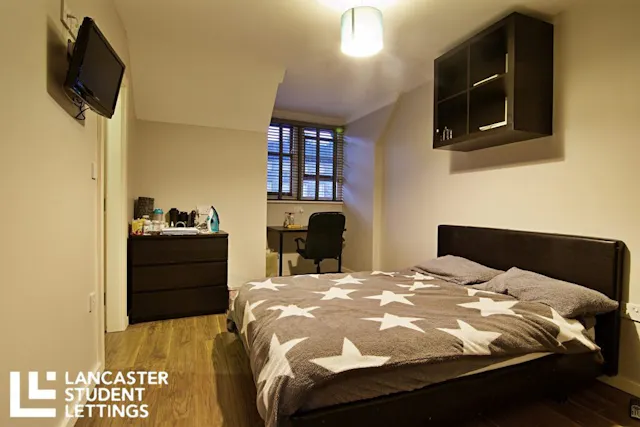 4 Bedroom Apartment room image 3