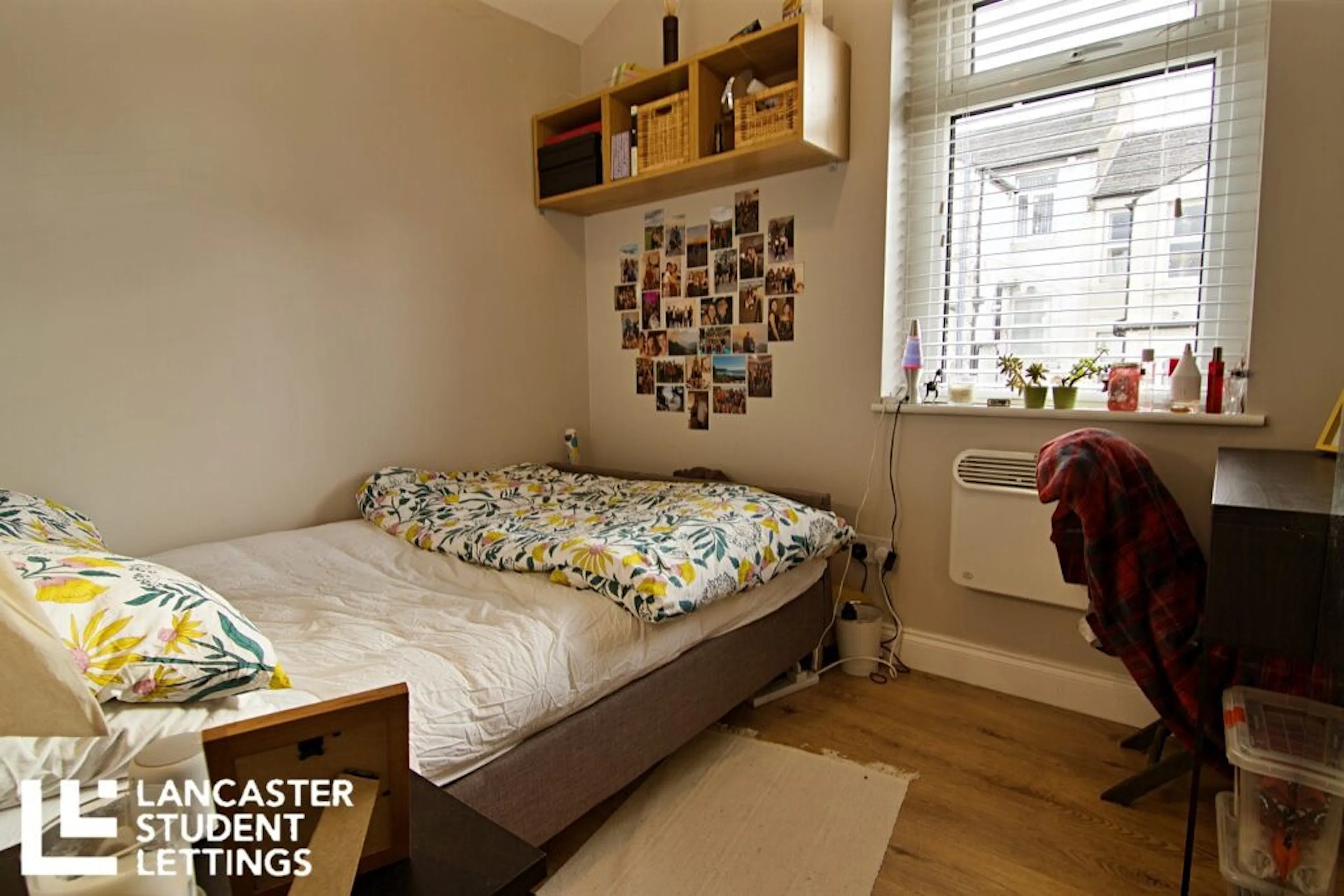 4 Bedroom Apartment ROOM 1