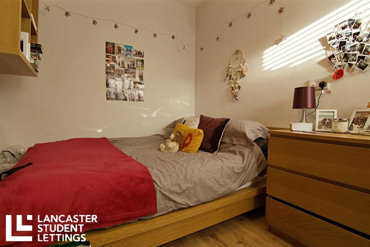 4 Bedroom Apartment ROOM