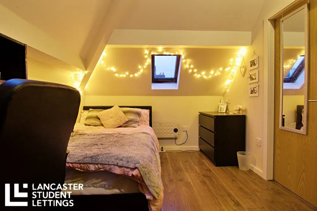 4 Bedroom Apartment ROOM