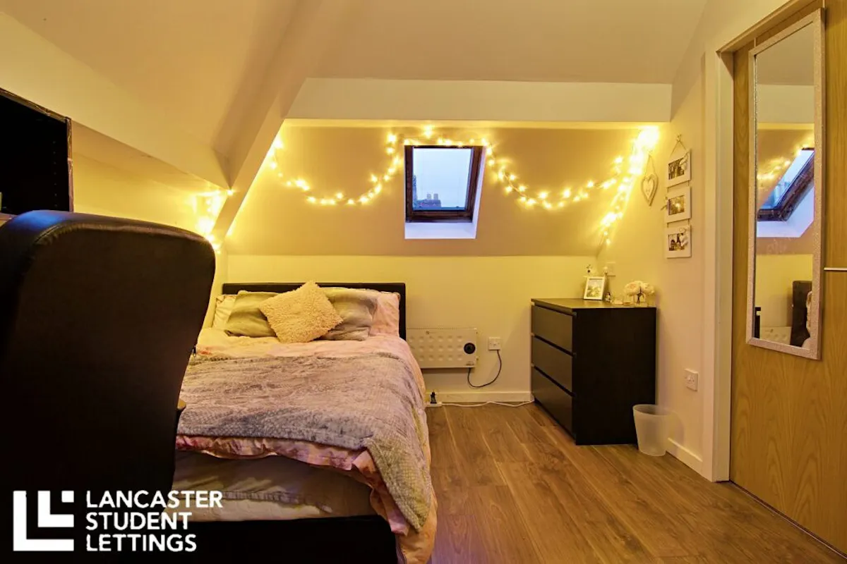 4 Bedroom Apartment ROOM