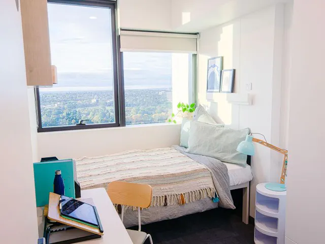 4 Bedroom Shared Apartments room image 1