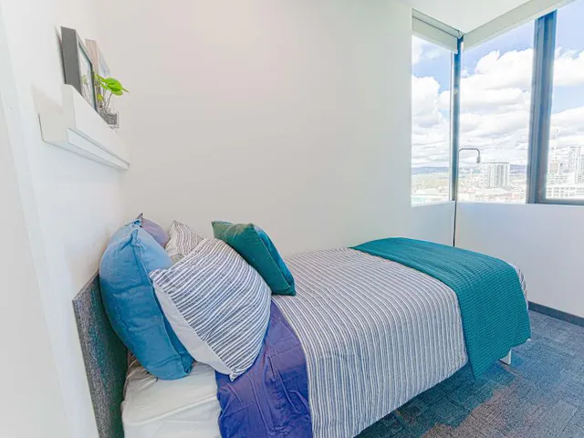 4 Bed Shared Apartment (Large) room image 1