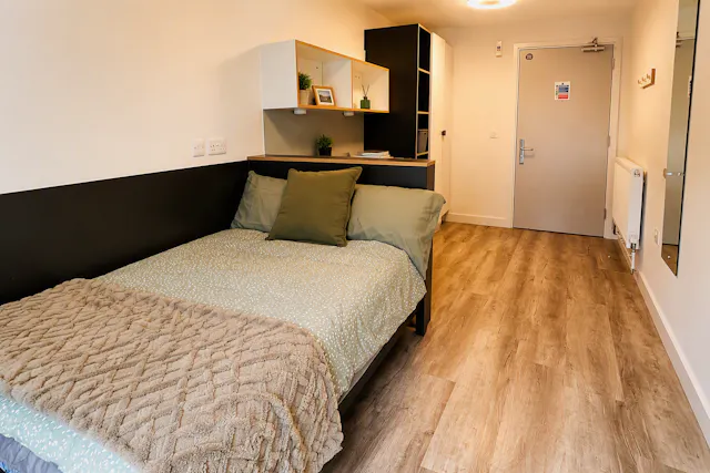 4 Bed Shared room image 1