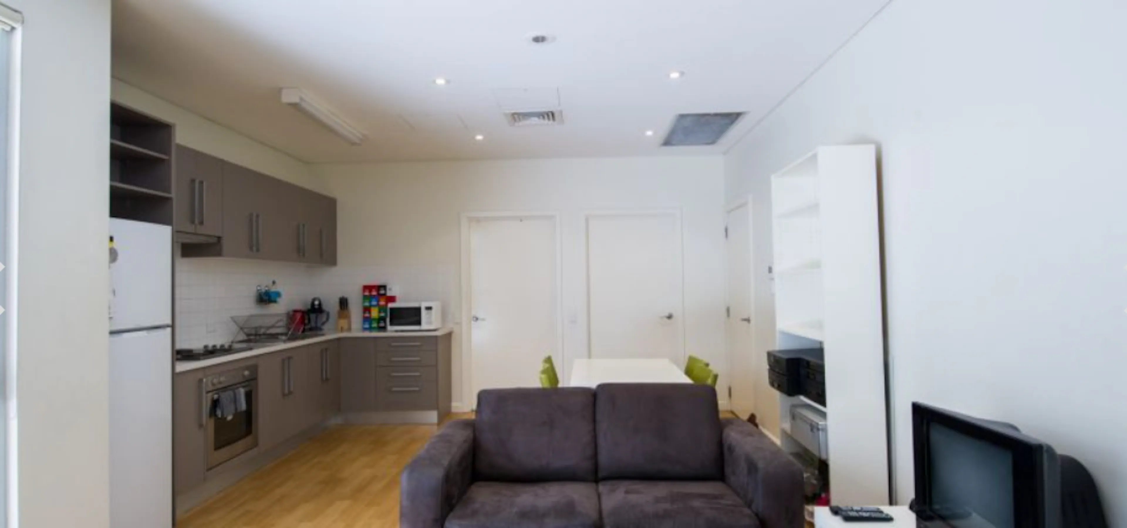 4 Bedroom Apartment KITCHEN 3