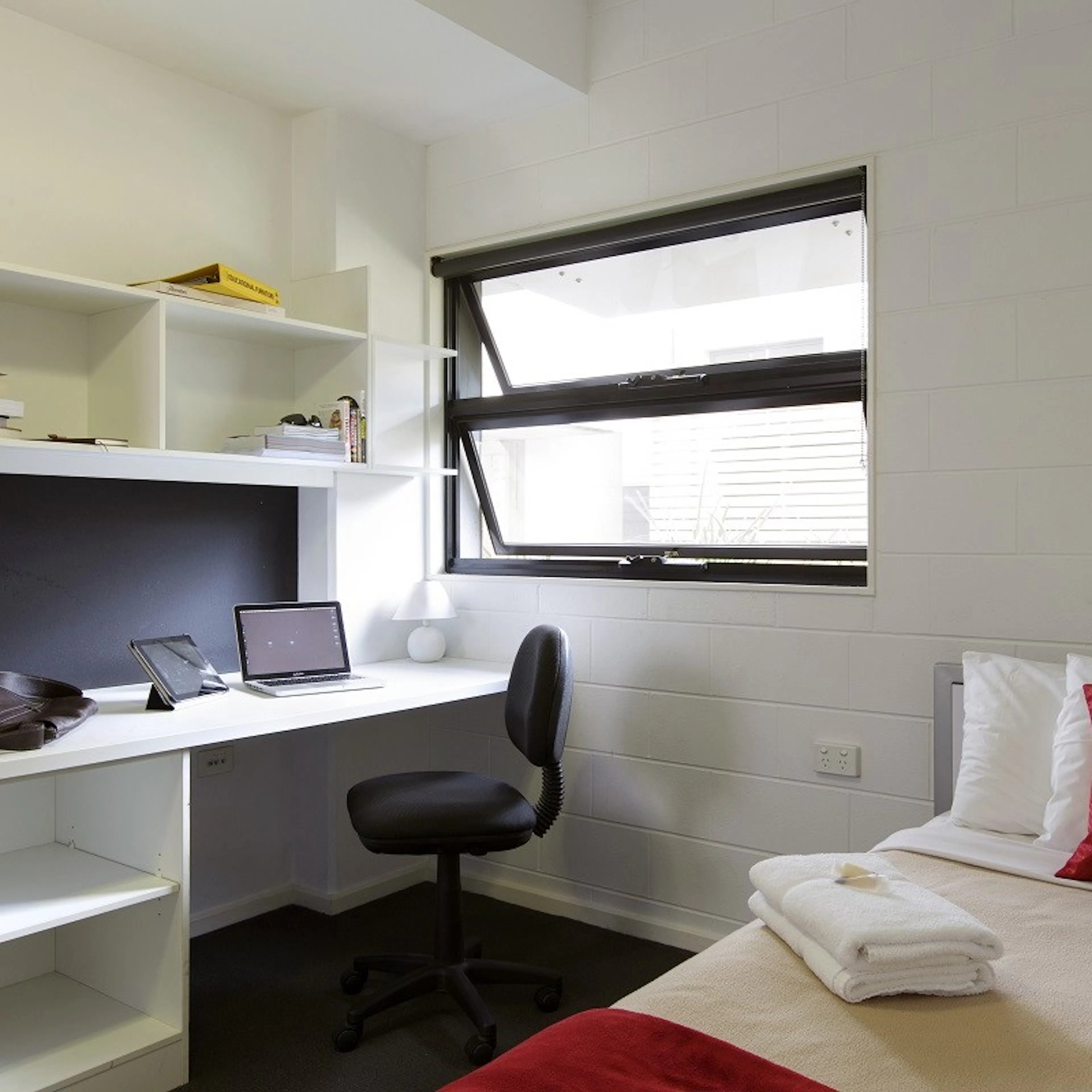 Western Sydney University Village Pa Parramatta