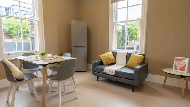 Gatehouse Gold En Suite room image 4
