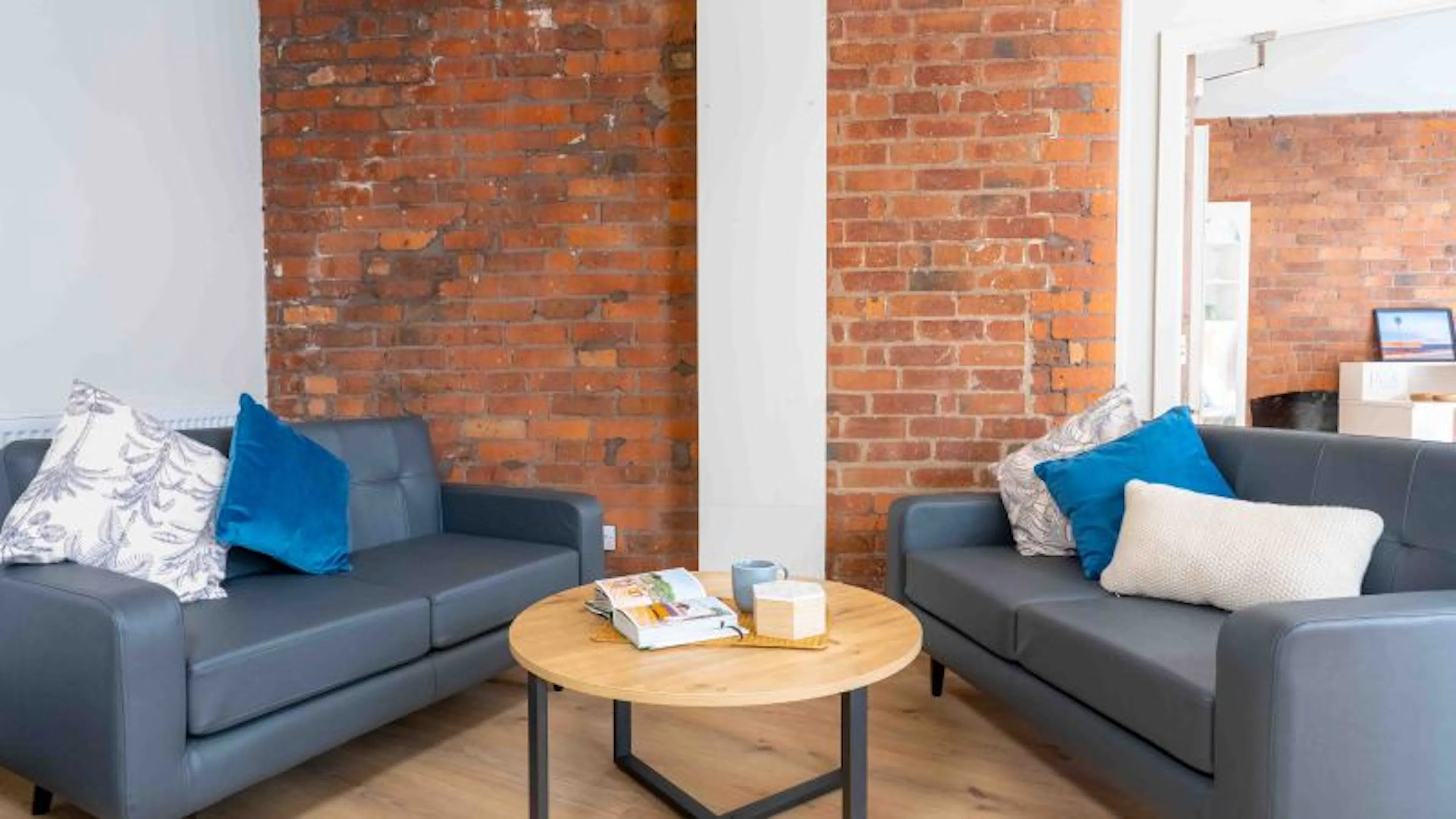 Bronze Three Bed Duplex ROOM 3