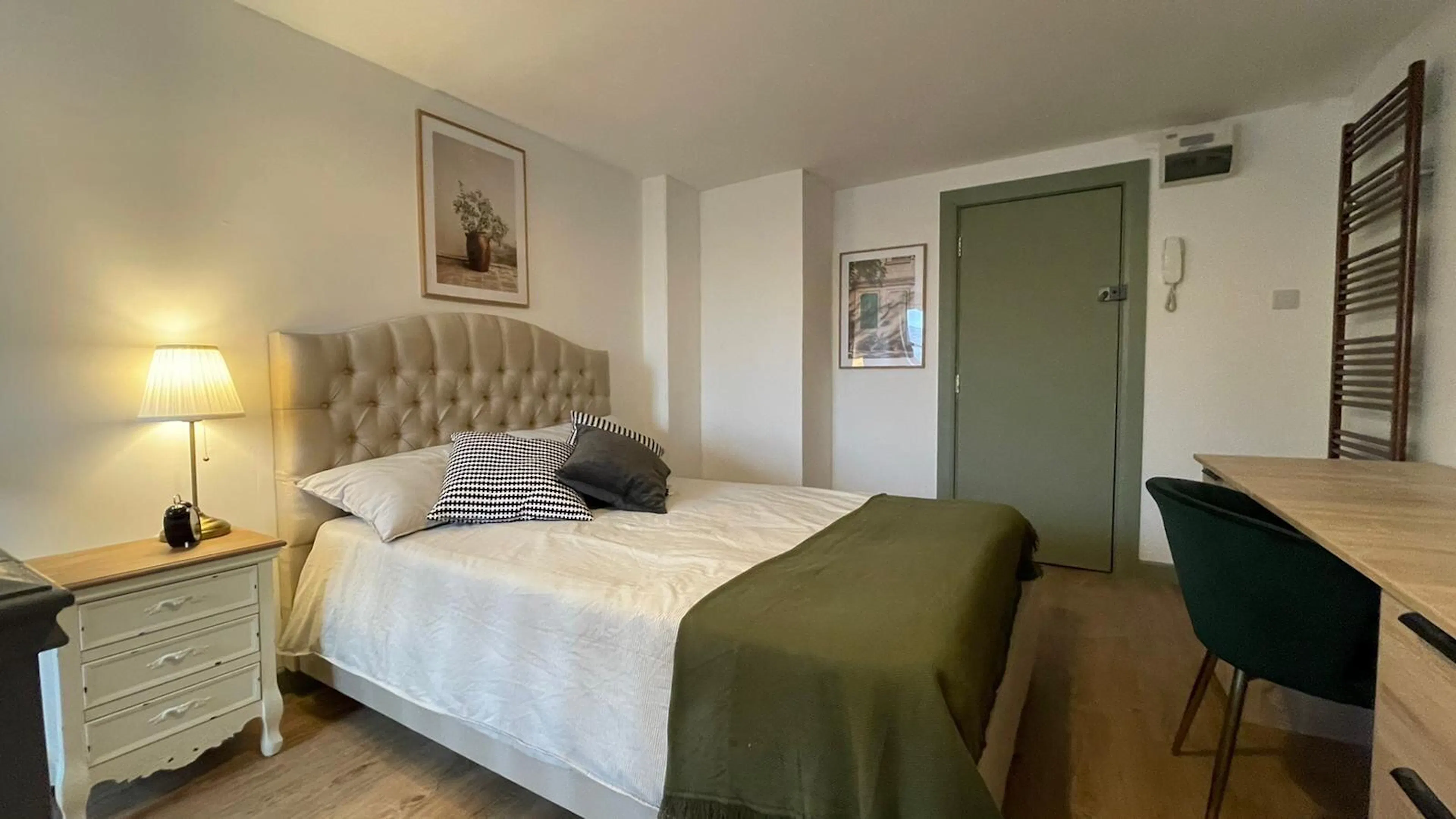 ROOM ROOM 1