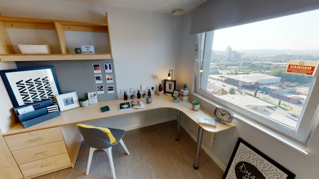 Silver En Suite Plus room image 2