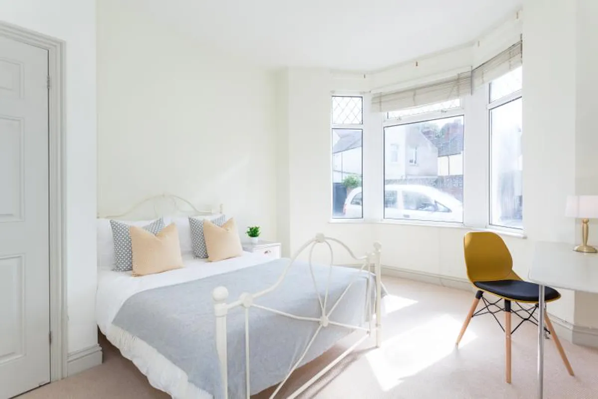 ROOM ROOM