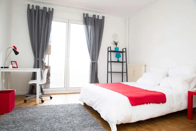 4 Bed Apartment room image 1